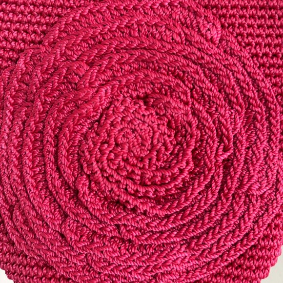 The Sak - Ayla Ring Handle Hand Crochet Flower Pouch in Magenta - Picture 2 of 7